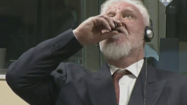 A wartime commander of Bosnian Croat forces, Slobodan Praljak, is seen during a hearing at the U.N. war crimes tribunal in the Hague, Netherlands, November 29, 2017 - Sputnik International