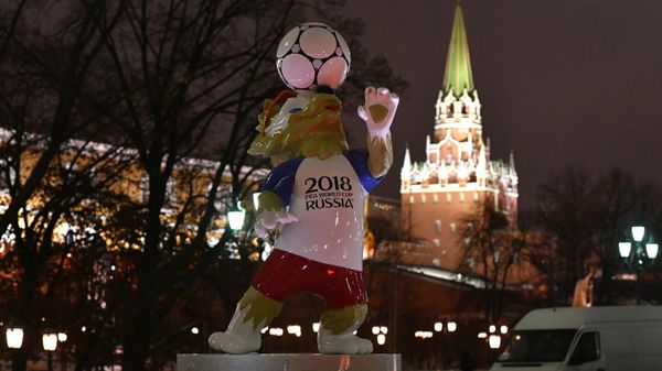 Art objects installed on Manezhnaya Square in Moscow ahead of the 2018 FIFA World Cup Russia Final Draw - Sputnik International