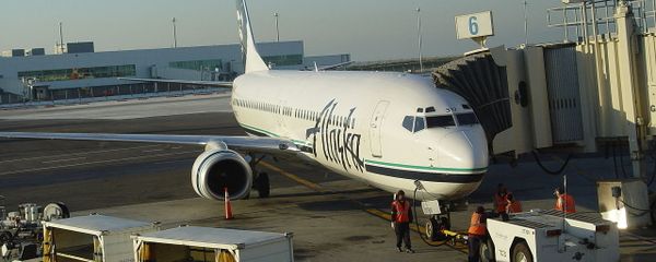 Alaska Airlines 737-900 Alaska Airlines 737-900 - Sputnik International