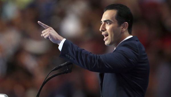 State Sen. Ruben J. Kihuen, D-Nev., speaks during the final day of the Democratic National Convention in Philadelphia , Thursday, July 28, 2016 - Sputnik International