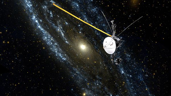 an artist rendition of NASA's Voyager 1 spacecraft as it speeds beyond the boundary of the Solar System and enters interstellar space - Sputnik International