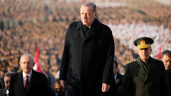 Turkish President Tayyip Erdogan attends a ceremony as he is flanked by top officials and army officers at the mausoleum of Mustafa Kemal Ataturk, marking Ataturk's death anniversary, in Ankara, Turkey November 10, 2017. - Sputnik International