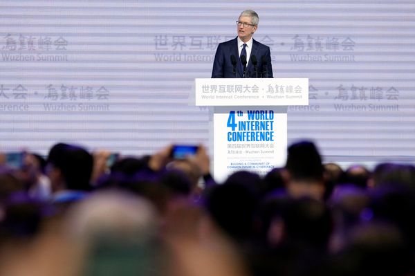 Apple CEO Tim Cook attends the opening ceremony of the fourth World Internet Conference in Wuzhen, Zhejiang province, China, December 3, 2017 - Sputnik International
