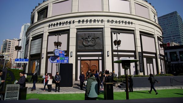 A view of the new Starbucks Reserve Roastery in Shanghai, China, December 5, 2017 - Sputnik International