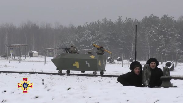 Ukrainian troops show off their mettle in drills before the US National Guard - Sputnik International