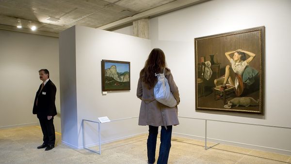 A person looks at the artwork “Therese revant” by French painter Balthus, Balthasar Klossowski de Rola at the Fondation Pierre Gianadda in Martigny, Switzerland, Monday, June 16, 2008 - Sputnik International