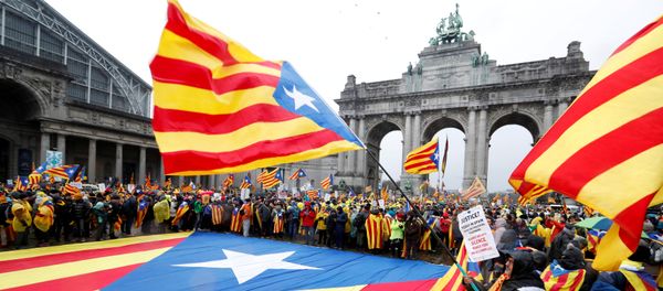 Pro-independence Catalans from all over Europe take part in a rally showing their support to ousted Catalan leader Carles Puigdemont and his government, in Brussels, Belgium December 7, 2017 - Sputnik International
