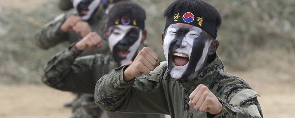 Soldiers of the South Korean army special forces demonstrate their martial art skills during Naktong River Battle re-enactment in Waegwan, South Korea, Thursday, Sept. 22, 2016 - Sputnik International
