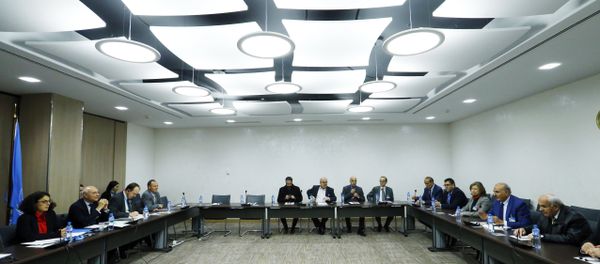 Members of the delegation of the Syrian Negotiation Commission (SNC) attend a meeting with United Nations Deputy Special Envoy for Syria Ramzy Ezzeldin Ramzy during the Intra Syria talks in Geneva, Switzerland - Sputnik International