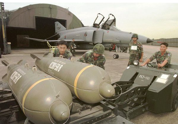Cluster Bombs: Things to Know About the Weapon, Which Pentagon Refuses to Give Up - Sputnik International