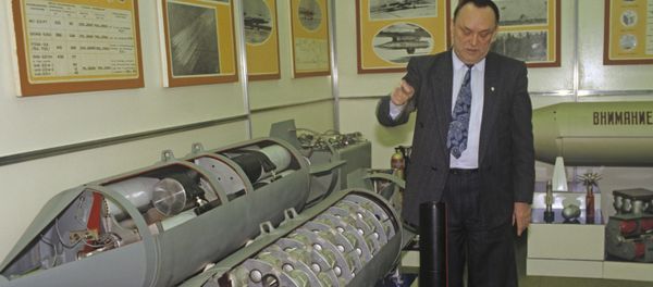 General director A. Obukhov of the Bazalt state research and production enterprise explaining the design and operation of the cluster bomb - Sputnik International