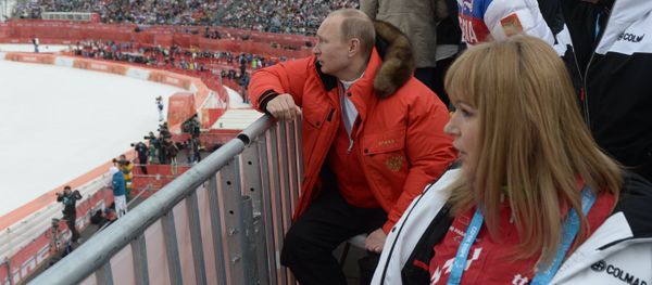 Vladimir Putin attends paralympic Alpine skiing competitions - Sputnik International