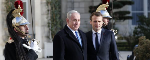 French President Emmanuel Macron, right, greets Israeli Prime Minister Benjamin Netanyahu before a meeting at the Elysee Palace in Paris, Sunday, Dec.10, 2017 French President Emmanuel Macron, right, greets Israeli Prime Minister Benjamin Netanyahu before a meeting at the Elysee Palace in Paris, Sunday, Dec.10, 2017 - Sputnik International