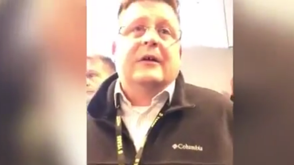 Mother and family kicked off Spirit Airlines for 'non-compliance' Mother and family kicked off Spirit Airlines for 'non-compliance' - Sputnik International