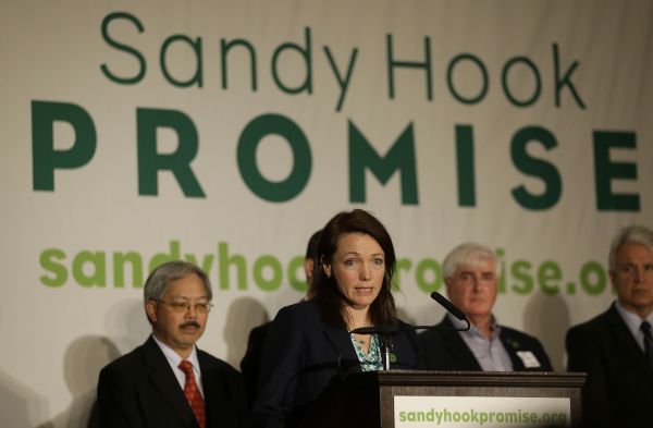 (File) Nicole Hockley, center, speaks in front of San Francisco Mayor Ed Lee, rear from left, Ron Conway of SV Angel, and San Francisco District Attorney George Gascon at a Sandy Hook Promise news conference in San Francisco, Thursday, March 14, 2013 - Sputnik International