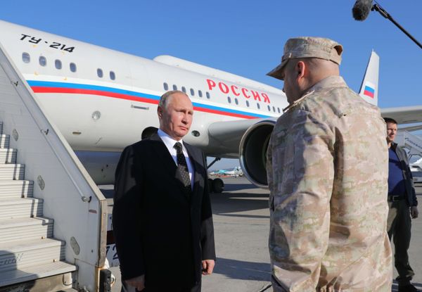 Vladimir Putin's Surprise Visit to Hmeymin Airbase Amid Victory Over Daesh - Sputnik International
