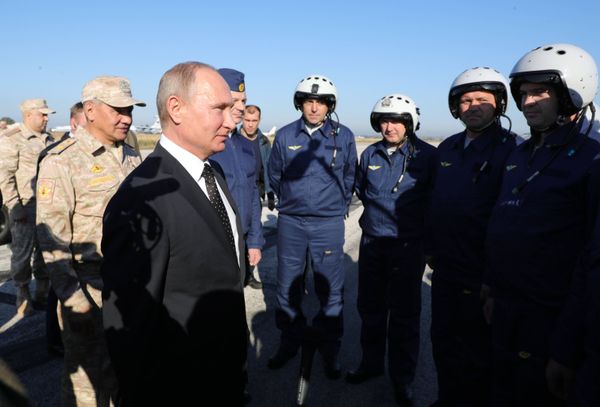 Vladimir Putin's Surprise Visit to Hmeymin Airbase Amid Victory Over Daesh - Sputnik International