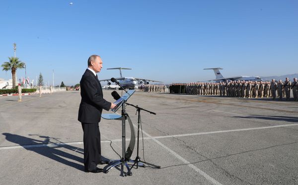 Vladimir Putin's Surprise Visit to Hmeymin Airbase Amid Victory Over Daesh - Sputnik International
