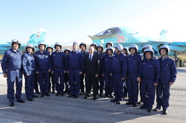 Vladimir Putin's Surprise Visit to Hmeymin Airbase Amid Victory Over Daesh - Sputnik International