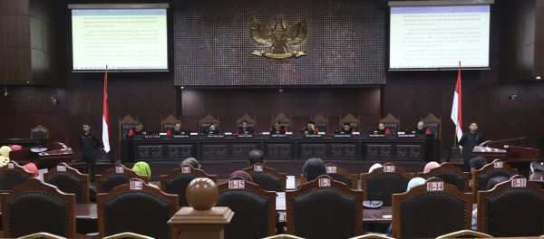 Judges read their verdict on the case of a petition seeking to make gay sex and sex outside marriage illegal during a hearing at the Constitutional Court in Jakarta, Indonesia - Sputnik International