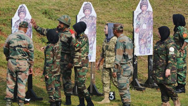 Afghan army cadets take part in a firing excercise during a training programme at the Officers Training Academy in the Indian city of Chennai - Sputnik International