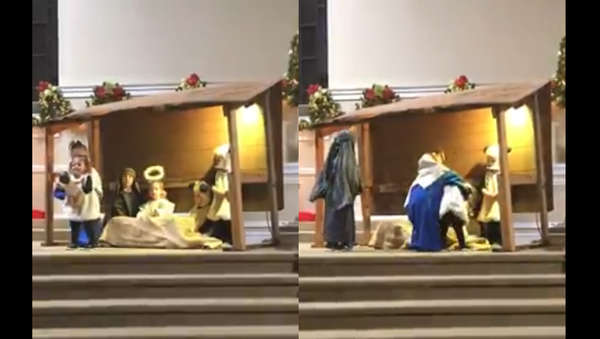 Nativity Knockout: Tennessee Tots Battle Over Baby Jesus Nativity Knockout: Tennessee Tots Battle Over Baby Jesus - Sputnik International