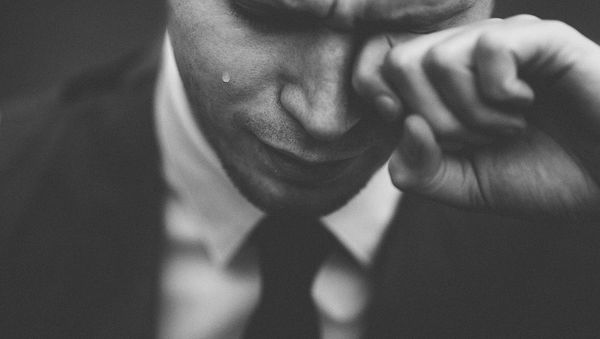 Man cries - Sputnik International