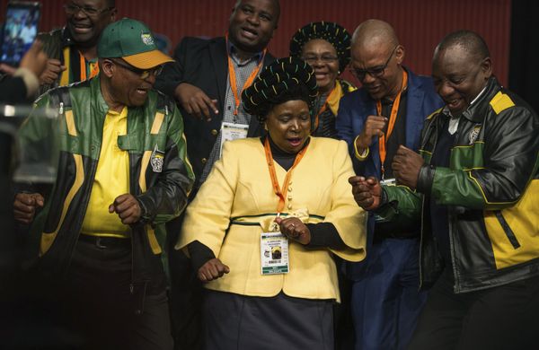 South African President Jacob Zuma (L), former African Union Chairperson and presidential hopeful Nkosazana Dlamini-Zuma (C) and South African Deputy President Cyril Ramaphosa (R) dance after the closing session of the South African ruling party African National Congress (ANC) policy conference on July 5, 2017 in Johannesburg, South Africa South African President Jacob Zuma (L), former African Union Chairperson and presidential hopeful Nkosazana Dlamini-Zuma (C) and South African Deputy President Cyril Ramaphosa (R) dance after the closing session of the South African ruling party African National Congress (ANC) policy conference on July 5, 2017 in Johannesburg, South Africa - Sputnik International