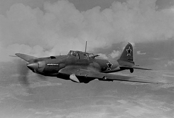 The legendary Il-2 fighter-bomber, known among enthusiasts as the 'flying tank'. - Sputnik International
