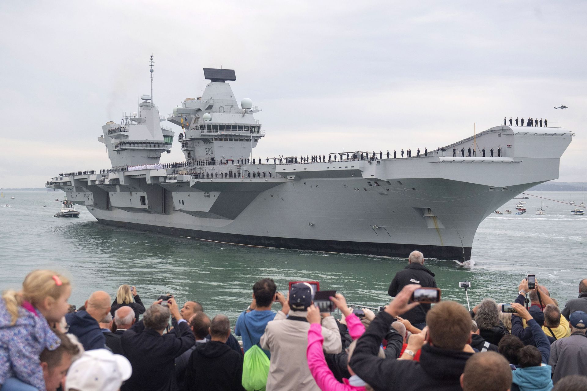 HMS Queen Elizabeth's 1st Operational Mission 'Not Provocative' Toward China, UK Defence Sec. Says HMS Queen Elizabeth's 1st Operational Mission 'Not Provocative' Toward China, UK Defence Sec. Says - Sputnik International, 1920, 26.04.2021
