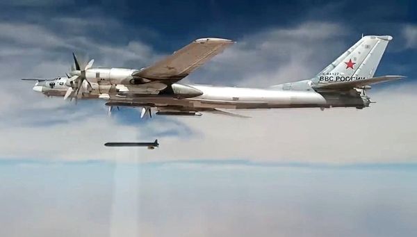 Tu-95MS strikes terrorist facilities in Syria with KhA-101 cruise missiles Tu-95MS strikes terrorist facilities in Syria with KhA-101 cruise missiles - Sputnik International