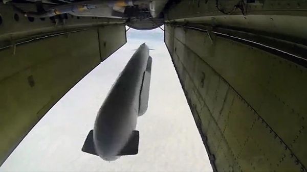 Screenshot of a Kh-555 as it is launched from a Tu-95 strategic bomber against Daesh targets in Syria. - Sputnik International