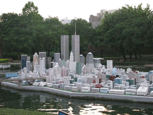 Showing Manhattan Island, with World Trade Center buildings, from the Window of the World Miniatures Park in Shenzhen, China. - Sputnik International