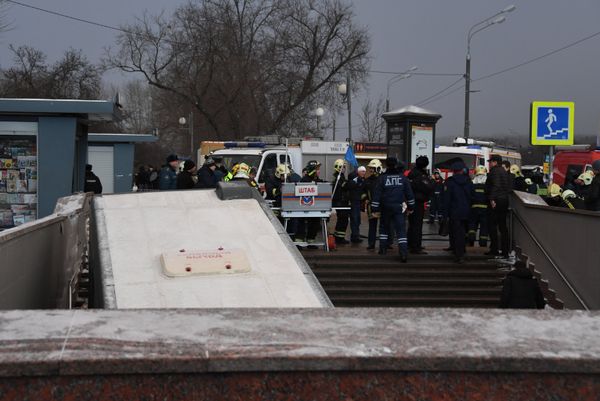 A bus has driven into a pedestrian underpass in the center of Moscow A bus has driven into a pedestrian underpass in the center of Moscow - Sputnik International