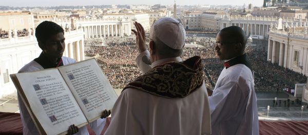 Pope Francis delivers the Urbi et Orbi (Latin for ' to the city and to the world') Christmas' day blessing from the main balcony of St. Peter's Basilica at the Vatican, Monday, Dec. 25, 2017 Pope Francis delivers the Urbi et Orbi (Latin for ' to the city and to the world') Christmas' day blessing from the main balcony of St. Peter's Basilica at the Vatican, Monday, Dec. 25, 2017 - Sputnik International