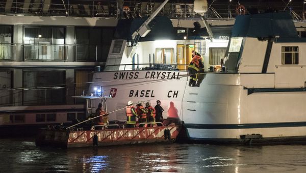 In this Dec. 26, 2017 photo rescuers arrive at a tourist ship in Duisburg, Germany. A tourist ship has struck a highway bridge on the Rhine river in western Germany - Sputnik International