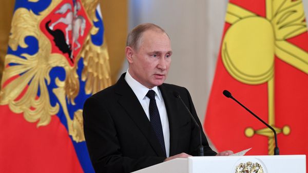 Russian President Vladimir Putin meets with service personnel who took part in counter-terrorism operation in Syria Russian President Vladimir Putin meets with service personnel who took part in counter-terrorism operation in Syria - Sputnik International