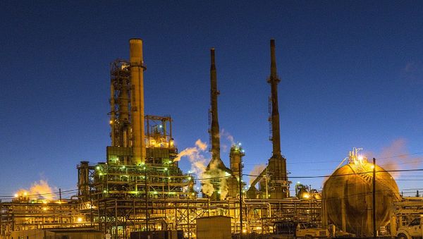 Oil Refinery - Sputnik International