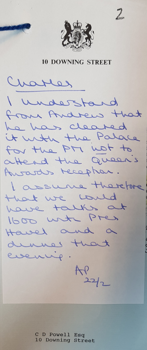 Handwritten note about Queen’s permission to Thatcher not to attend her reception due to talks with Havel. - Sputnik International