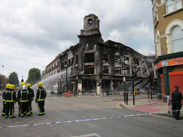 Firefighters - High Road Tottenham & Lansdowne Road Firefighters - High Road Tottenham & Lansdowne Road - Sputnik International