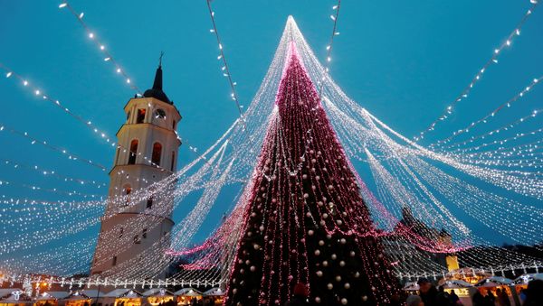 The New Year is Here! Christmas Trees Around the World - Sputnik International