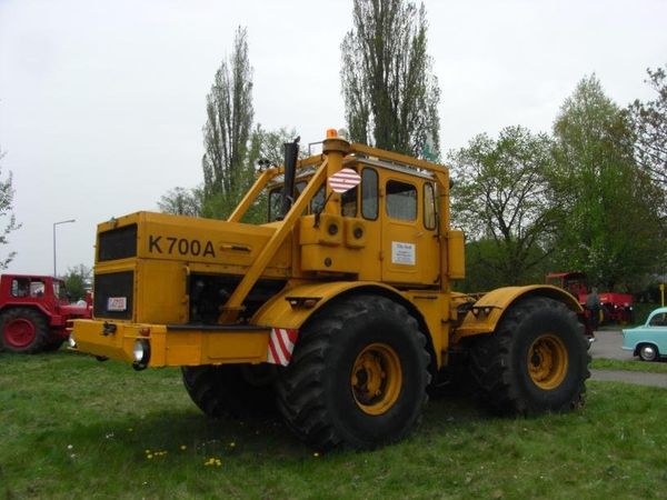 The legendary Kirovets К-700 tractor - Sputnik International