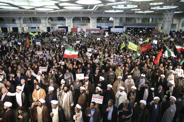Iranian protesters chant slogans at a rally in Tehran, Iran, Saturday, Dec. 30, 2017 Iranian protesters chant slogans at a rally in Tehran, Iran, Saturday, Dec. 30, 2017 - Sputnik International
