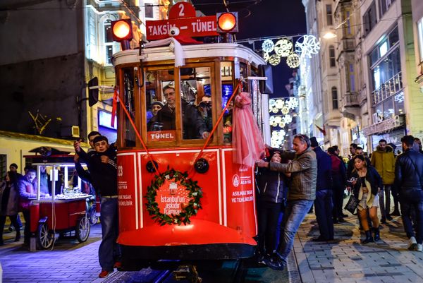 The Clock Strikes Midnight: New Year Celebrations Around the World The Clock Strikes Midnight: New Year Celebrations Around the World - Sputnik International