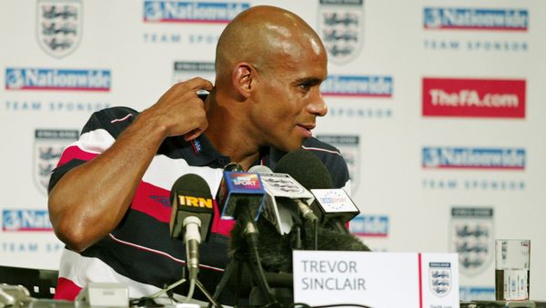 English Trevor Sinclair speaks to the medias after the team went through a light training run on the island of Awaji, near the port city of Kobe, 08 June 2002 - Sputnik International
