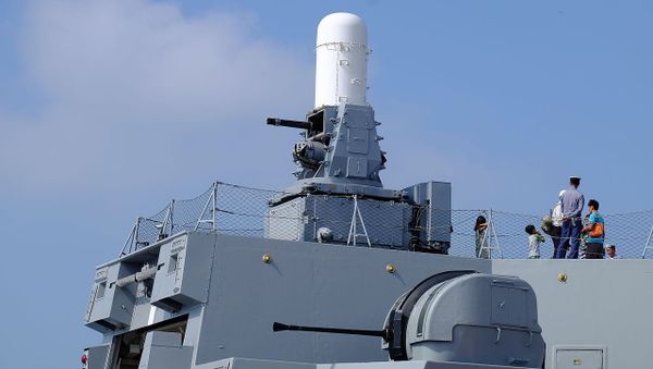 Phalanx CIWS and Bofors 40mm L70 Gun - Sputnik International