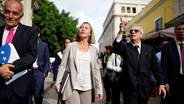 European Union’s diplomat Federica Mogherini (2nd L) speaks to Eusebio Leal (2nd R), a leading intellectual and the official historian of the city of Havana as they walk through Old Havana, Cuba, January 3, 2018 European Union’s diplomat Federica Mogherini (2nd L) speaks to Eusebio Leal (2nd R), a leading intellectual and the official historian of the city of Havana as they walk through Old Havana, Cuba, January 3, 2018 - Sputnik International