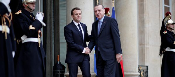 French President Emmanuel Macron welcomes Turkey's President Tayyip Erdogan at the Elysee Palace in Paris, France, January 5, 2018 French President Emmanuel Macron welcomes Turkey's President Tayyip Erdogan at the Elysee Palace in Paris, France, January 5, 2018 - Sputnik International