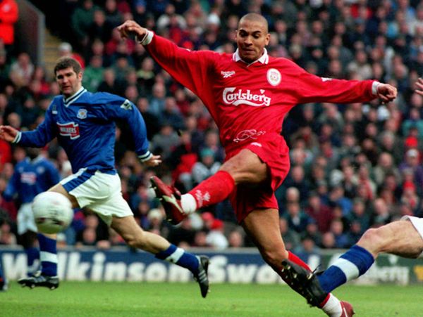 Liverpool's Stan Collymore volleys a shot at goal during the Premiership match against Leicester City at Anfield, Liverpool, Thursday, Dec. 26, 1996 - Sputnik International