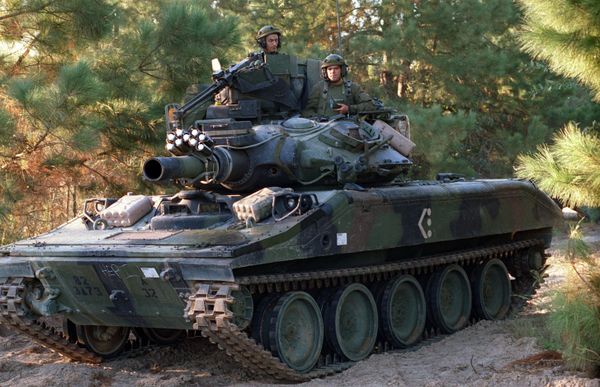 Flying Tanks: World's Top Armored Vehicles Not Afraid to 'Jump' Out of Airplanes Flying Tanks: World's Top Armored Vehicles Not Afraid to 'Jump' Out of Airplanes - Sputnik International
